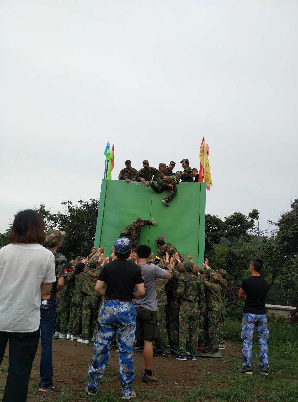 牛商战士逃生墙现场 牛商战士逃生墙现场